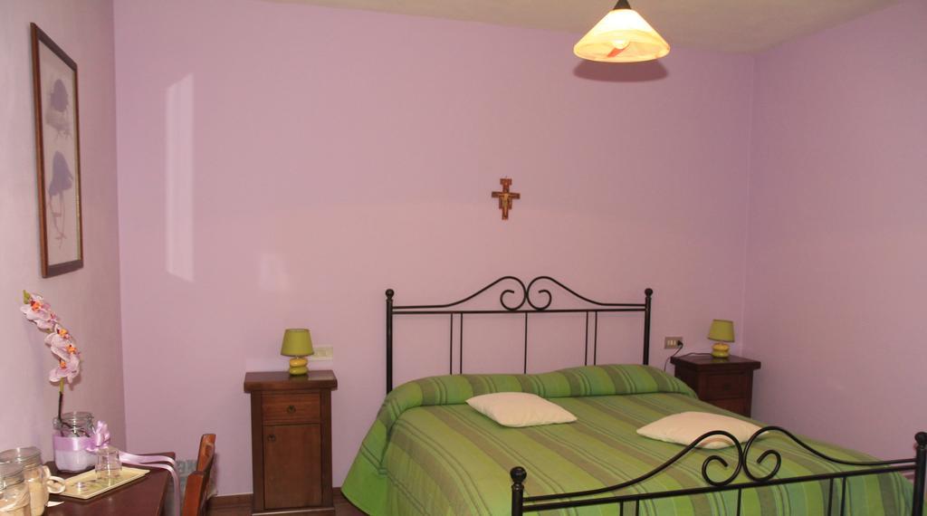 Hotel La Quiete Asís Habitación foto